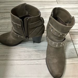 Ankle boots